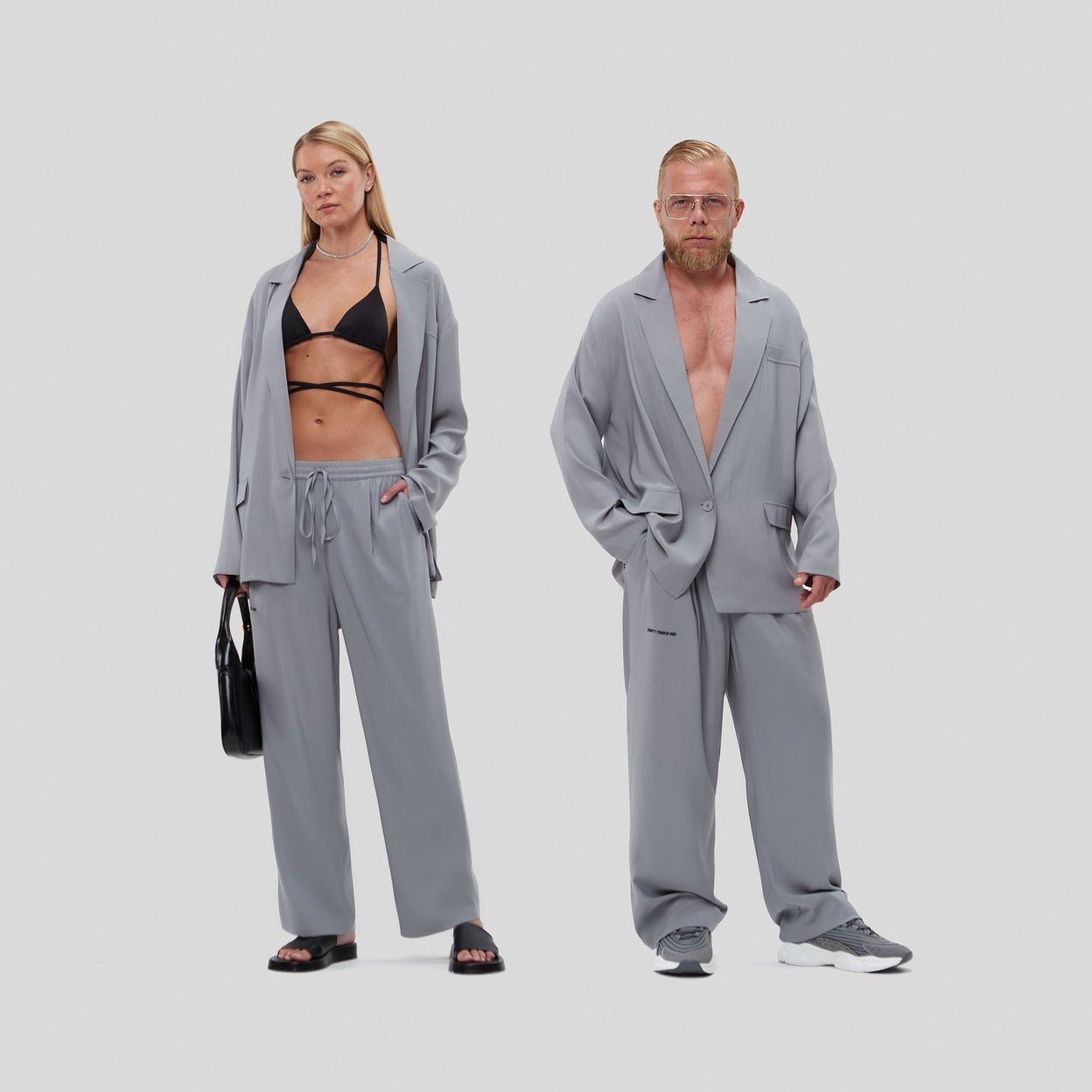 Купить Уникальный комплект Silk Touch, который состоит из пиджака oversize, футболки, штанов, шорт, маски для сна и платка.