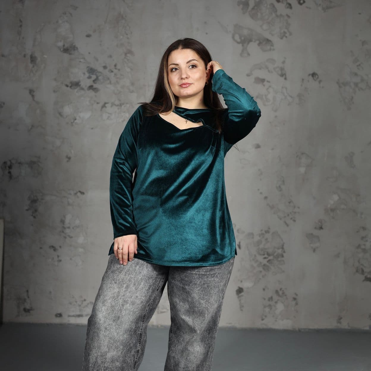 Купить Лонгслив из бархата зеленый