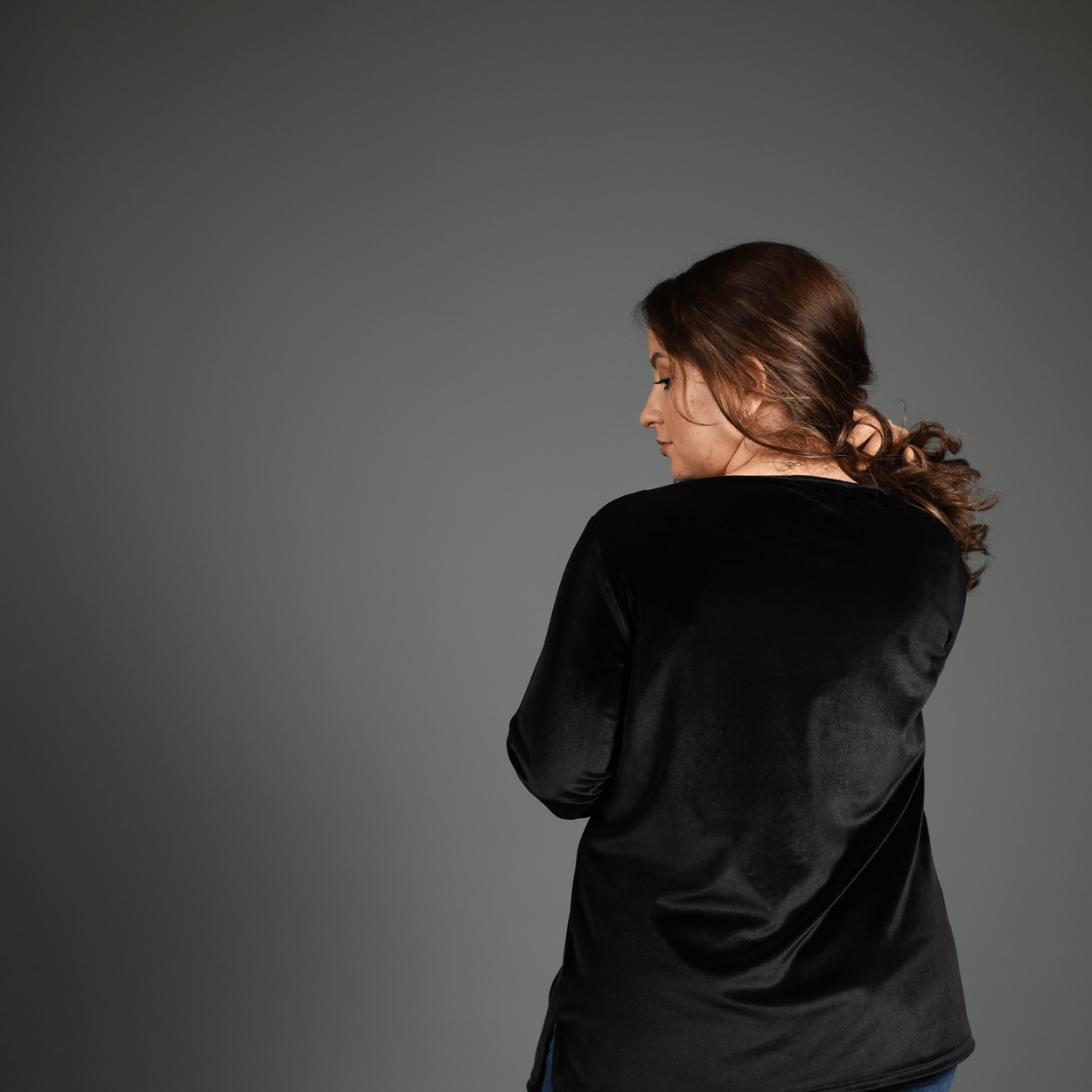 Купить Лонгслив из бархата черный