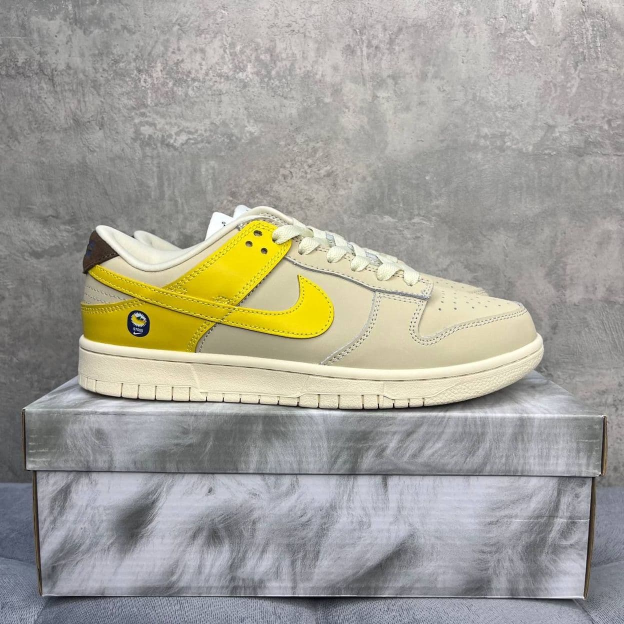 Купить Nike Dunk Low LX WMNS "Banana"