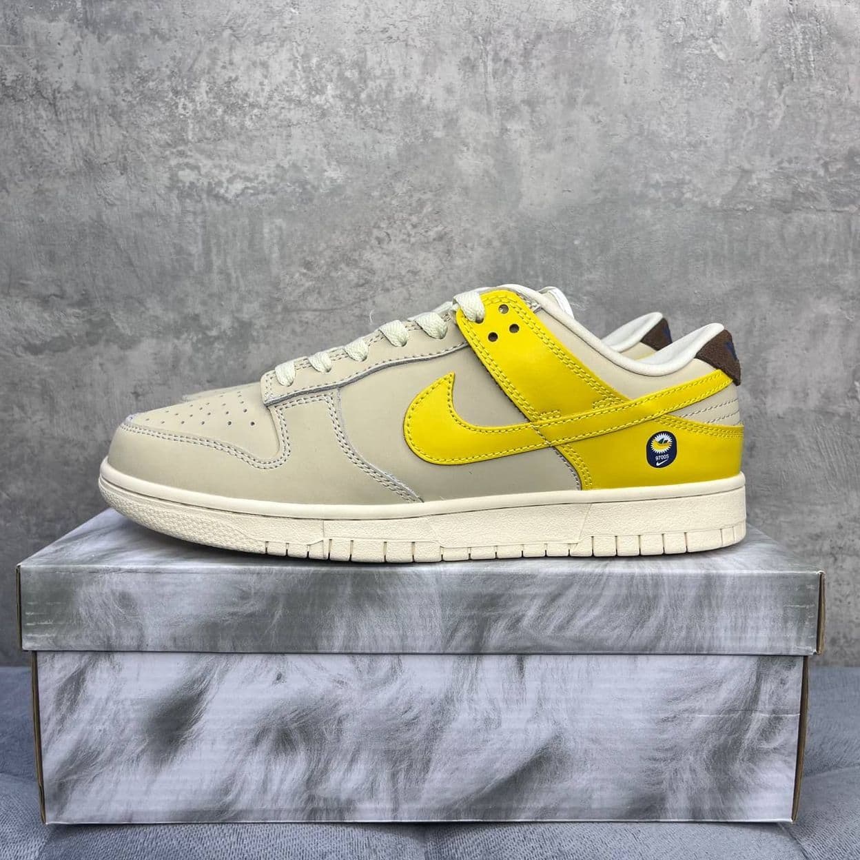 Купить Nike Dunk Low LX WMNS "Banana"