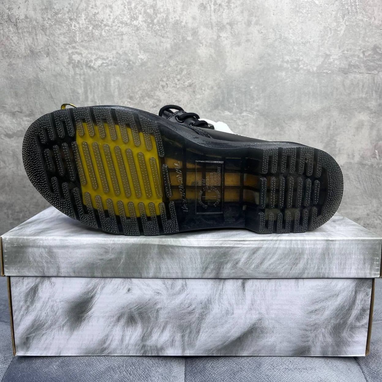 Купить Dr. Martens Wildhorse