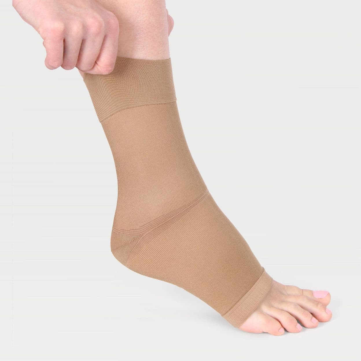 Купить Бандаж компрессионный фиксирующий на голеностопный сустав