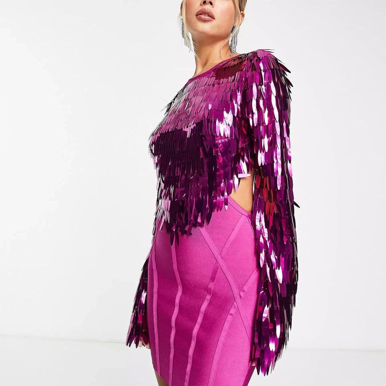 Купить ASOS DESIGN – Minikleid in Magenta mit Pailletten am Oberteil, Rückenausschnitt und Bandagen-Design