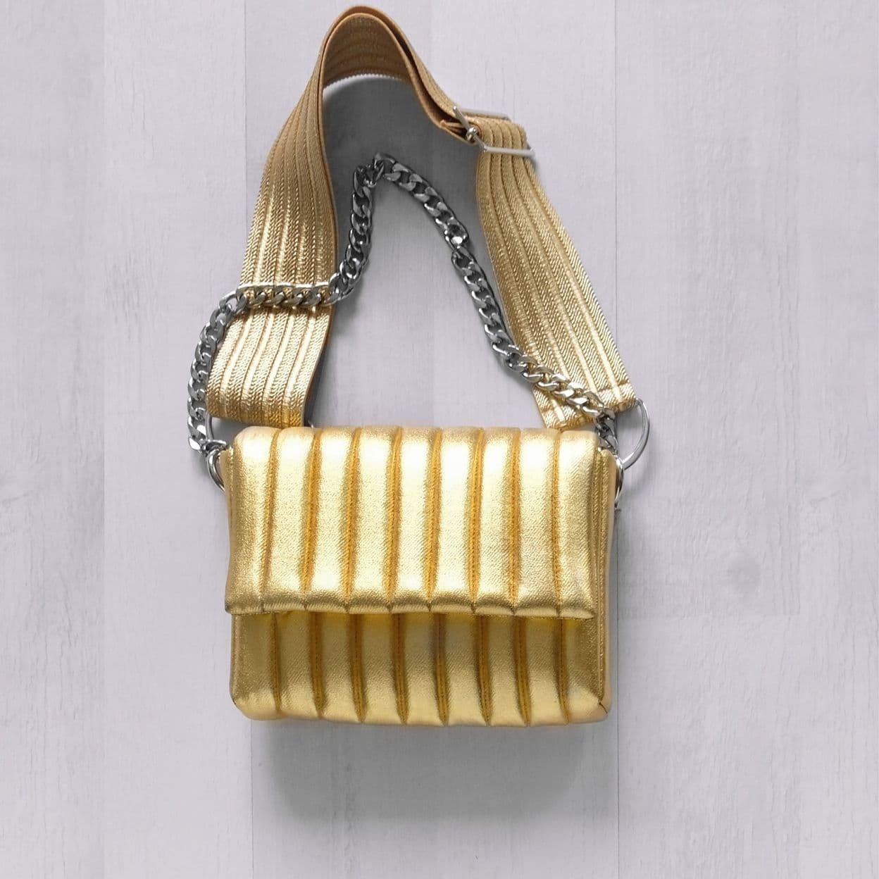 Купить Сумка стеганая AGLAIS в оттенке «Золото»