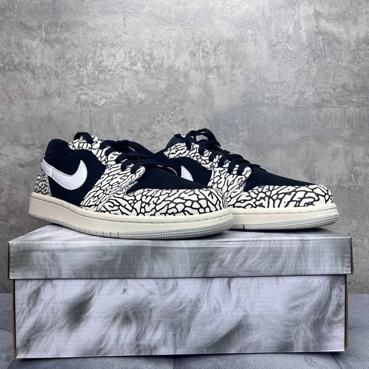 Купить Nike Air Jordan 1 Retro Low Black Cement