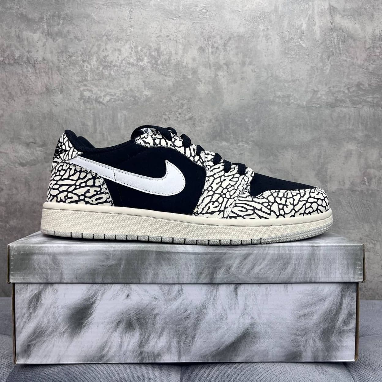 Купить Nike Air Jordan 1 Retro Low Black Cement