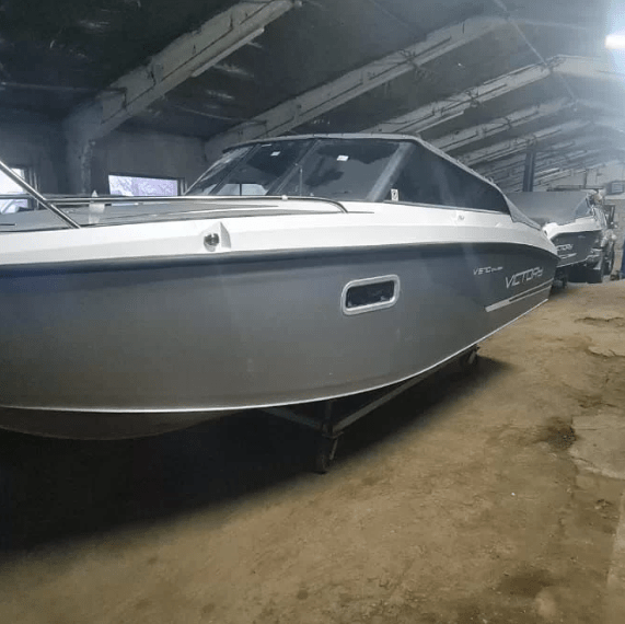 Купить Моторная лодка Victory 570 Cruiser с мотором F150