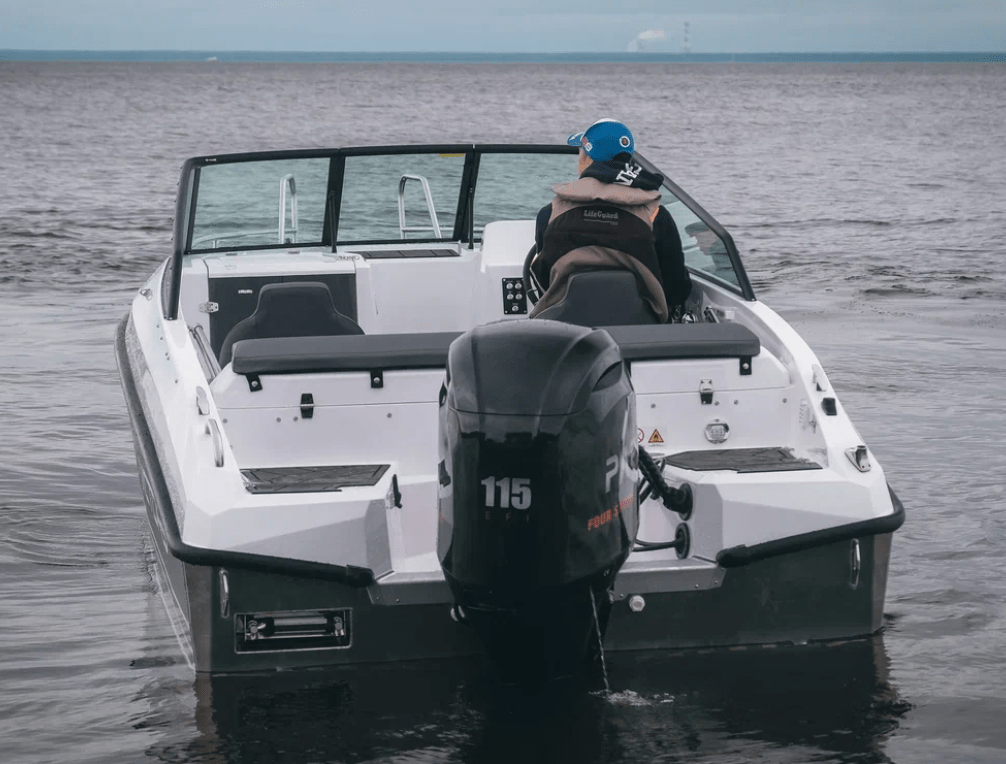 Купить Моторная лодка Victory 570 Cruiser с мотором F150