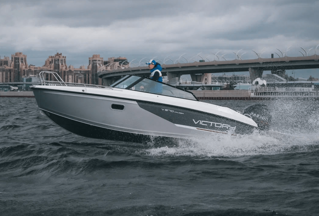 Купить Моторная лодка Victory 570 Cruiser с мотором F150
