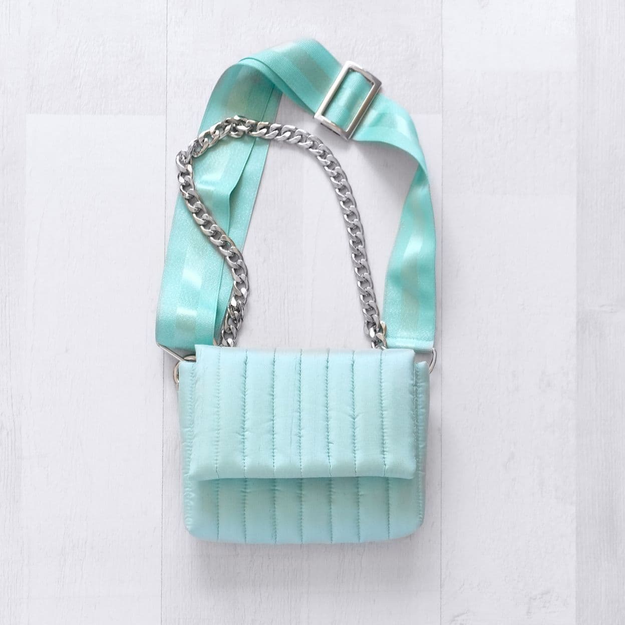 Купить Сумка стеганая AGLAIS в оттенке «Мятный сорбет»