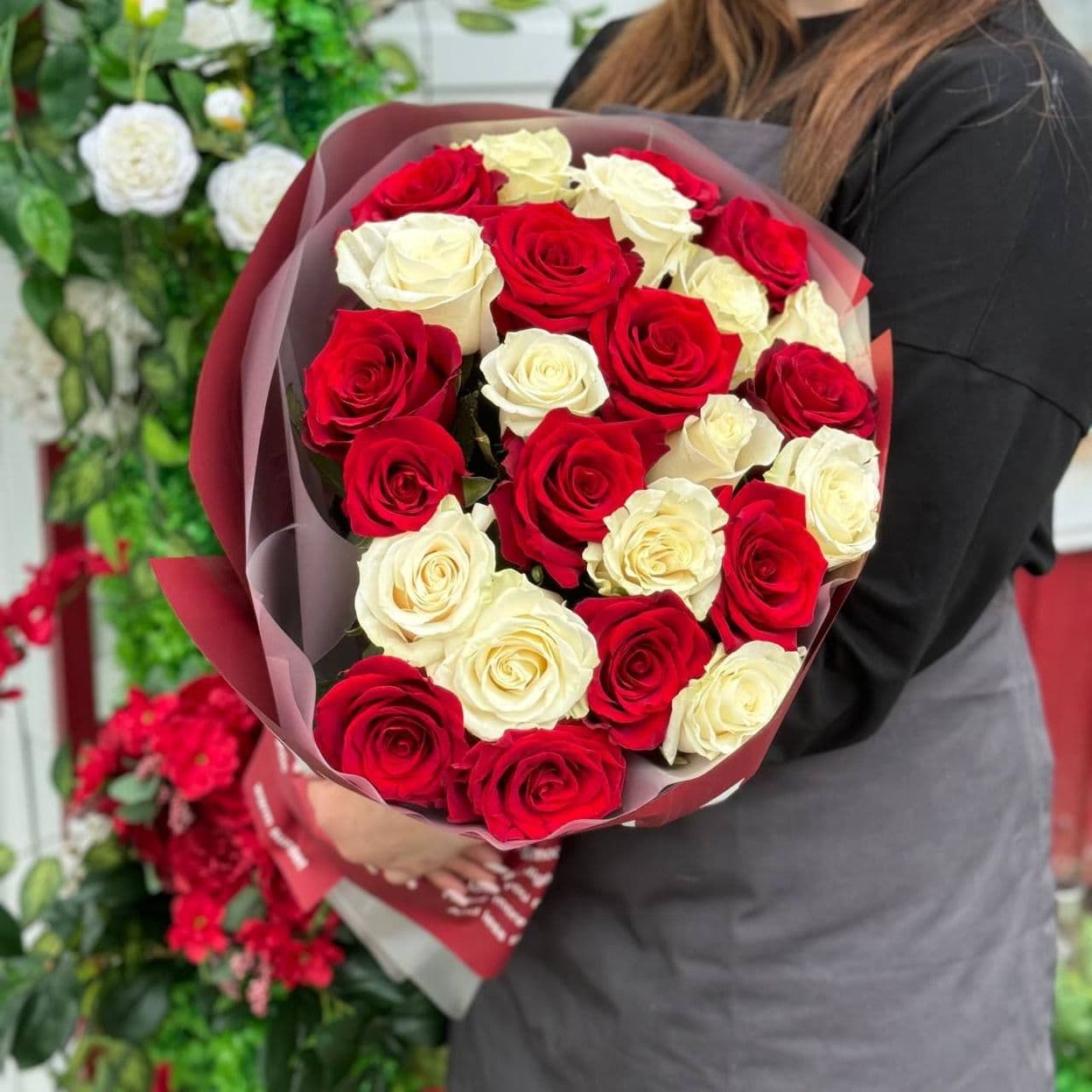 Купить 25 роз «Микс»