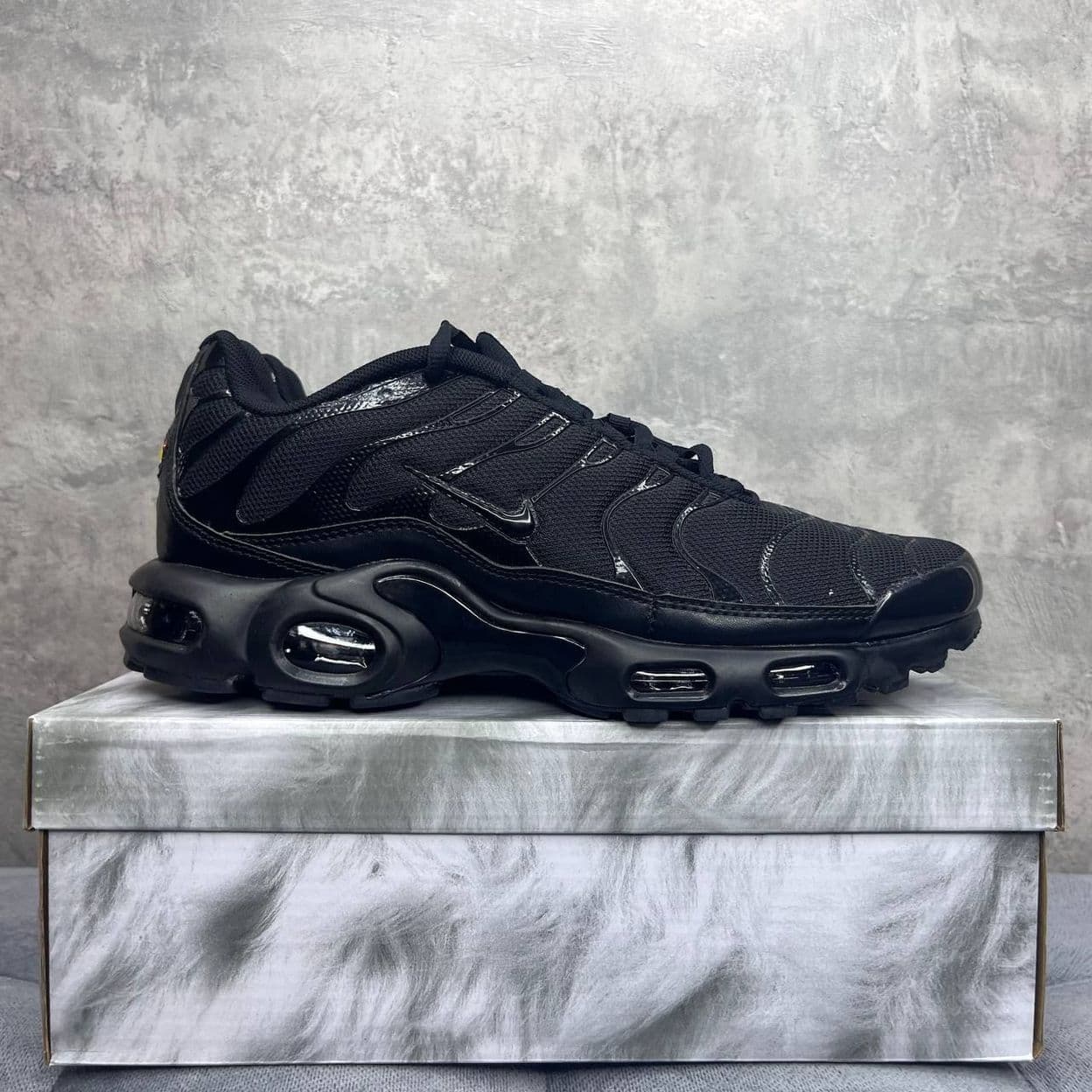 Купить Nike Air Max Tn Plus Black