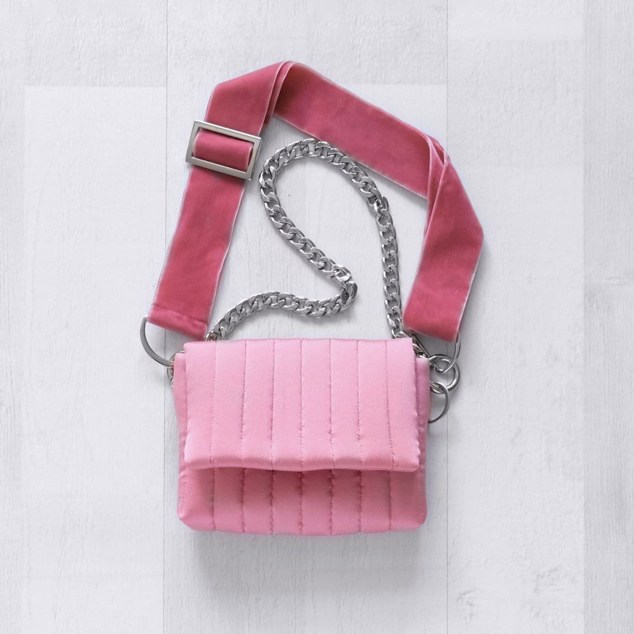 Купить Сумка стеганая AGLAIS в оттенке «Ягодный щербет»