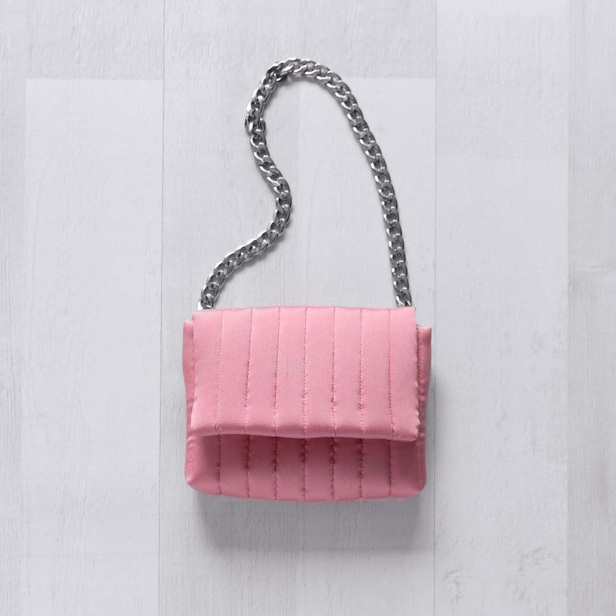 Купить Сумка стеганая AGLAIS в оттенке «Ягодный щербет»