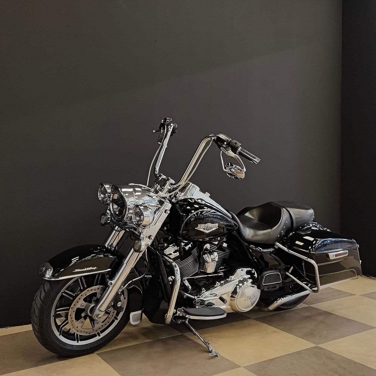 Купить Harley-Davidson Road King 