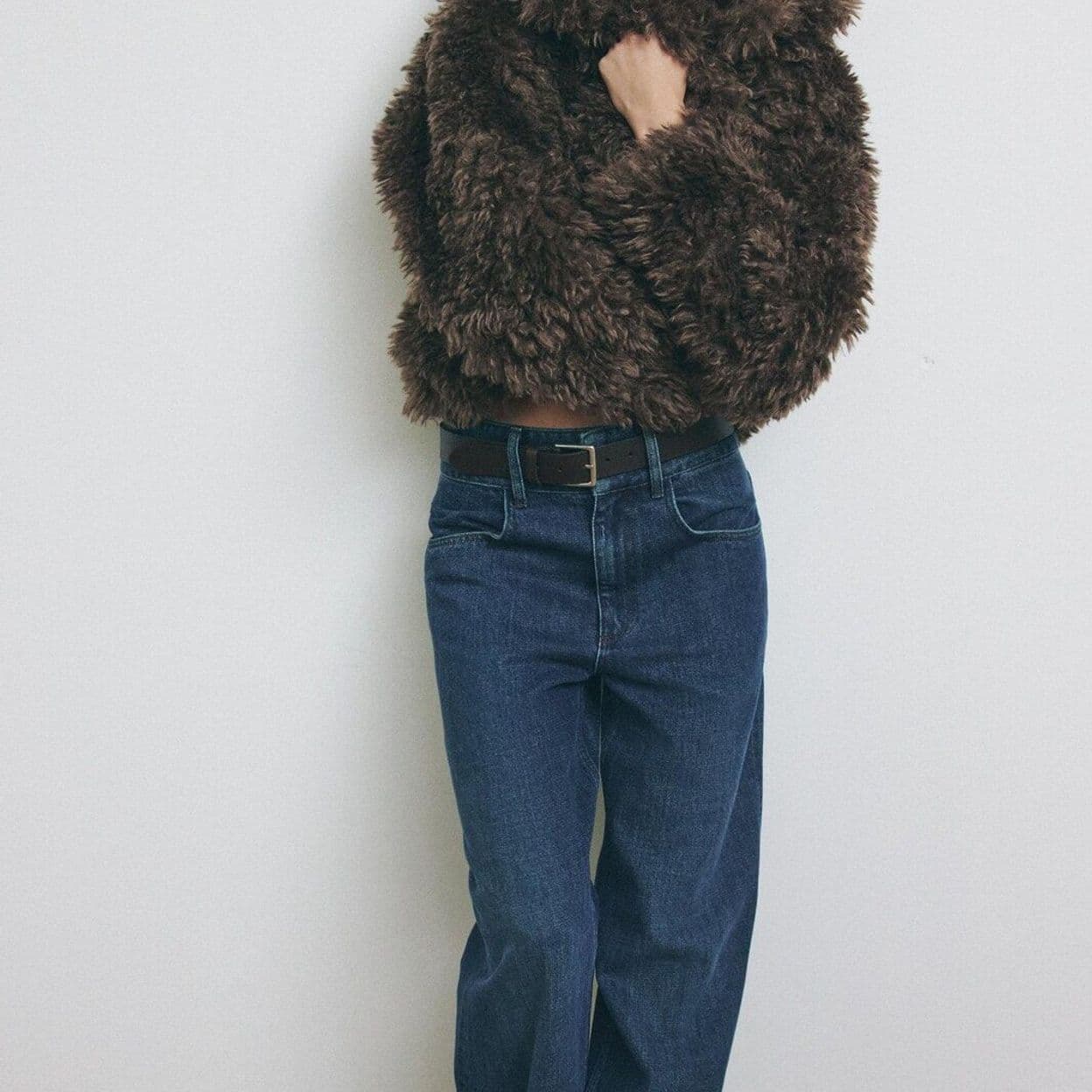 Купить Короткое пальто из искусственного меха — zw collection ZARA