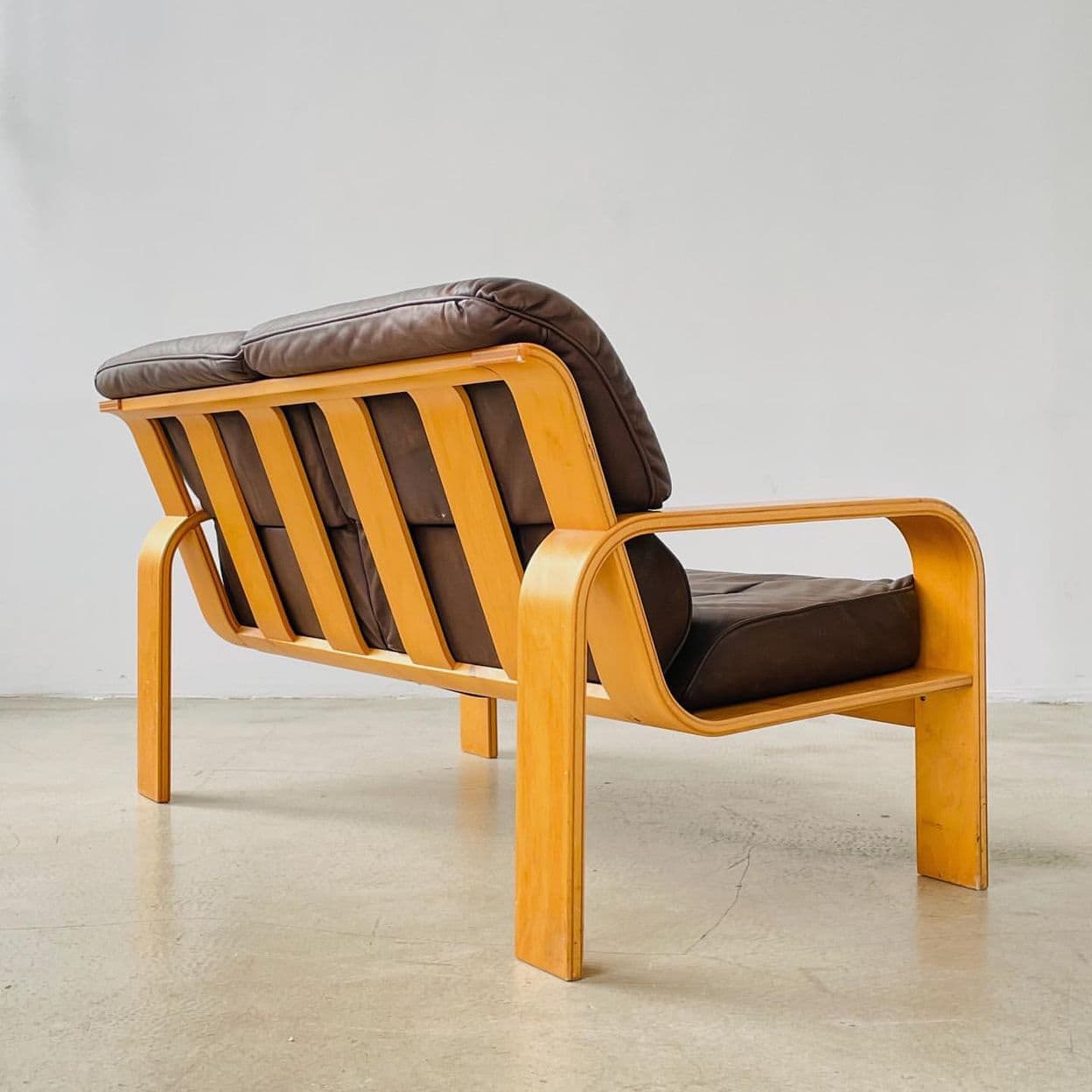 Купить Винтажный двухместный диван