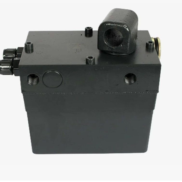 Купить Насос механизма опрокидывания кабины КАМАЗ и подъема колеса запасного (с пневмо) MEGAPOWERАртикул: 500-11-006