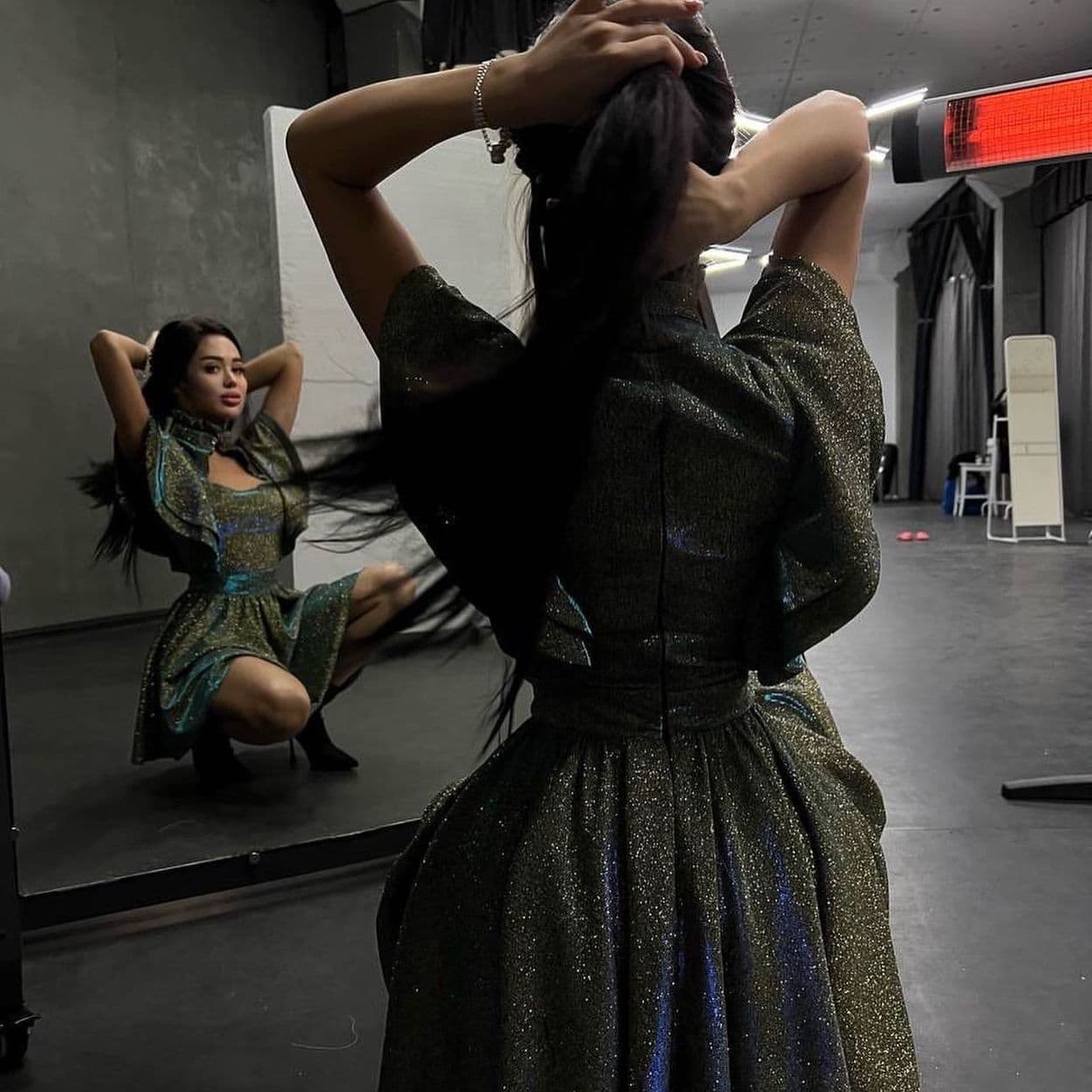 Купить Платье мини из мерцающей ткани