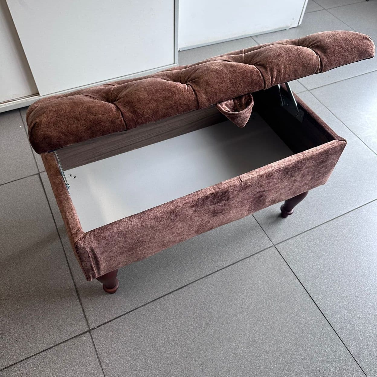 Купить Банкетка на ножках