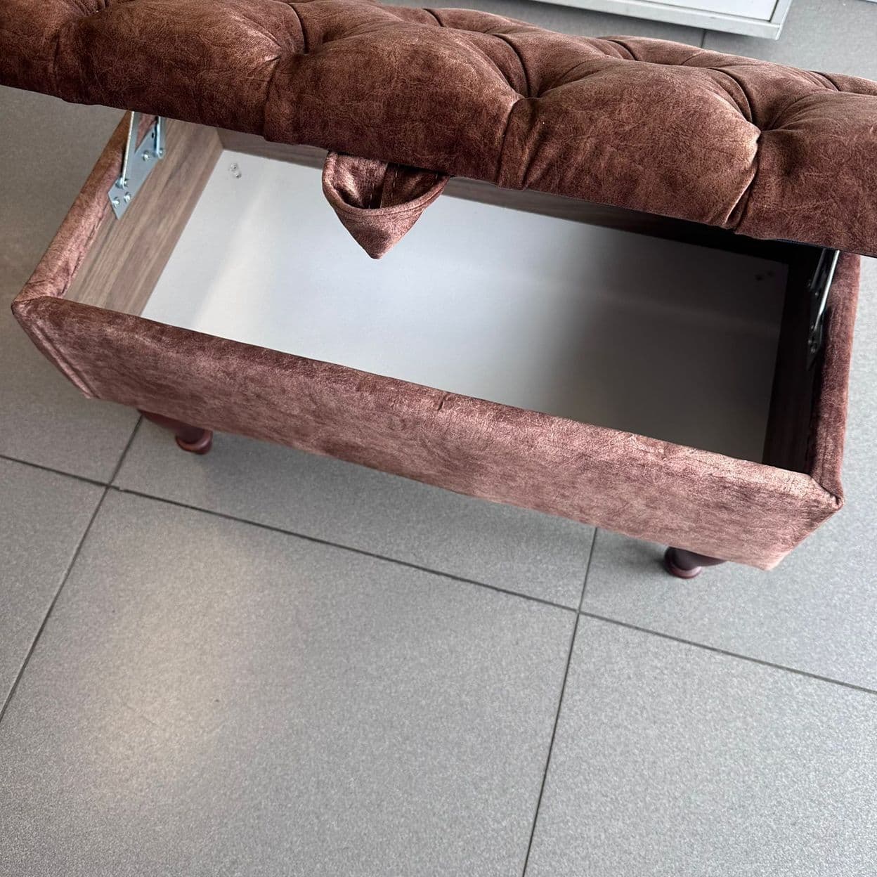 Купить Банкетка на ножках