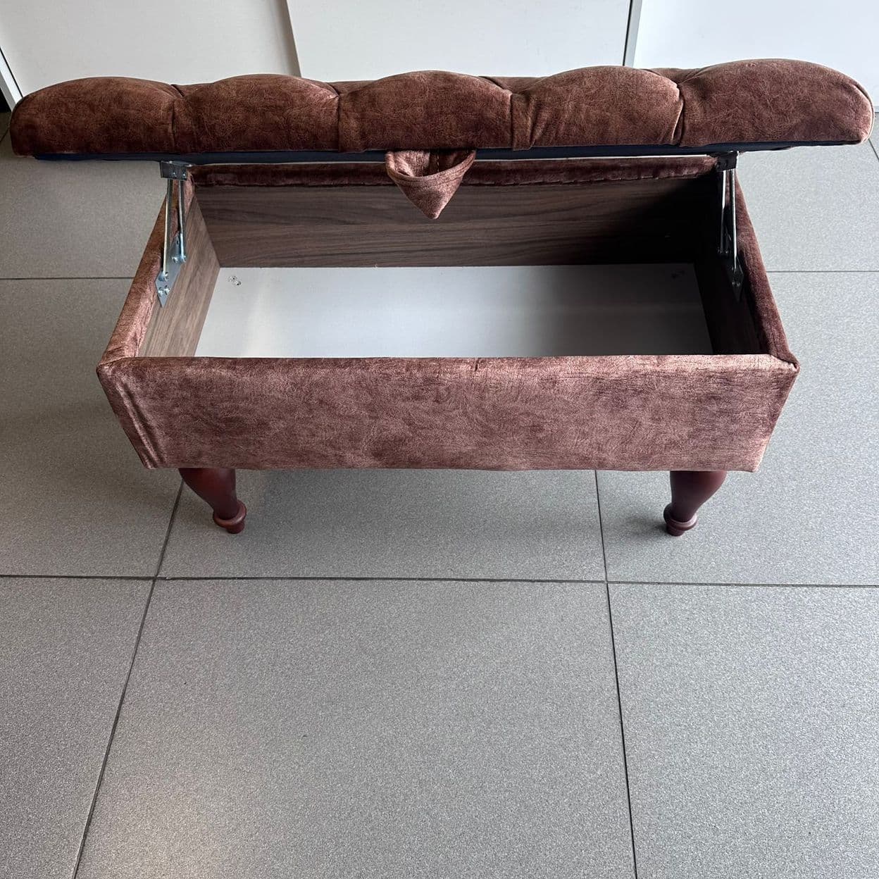 Купить Банкетка на ножках