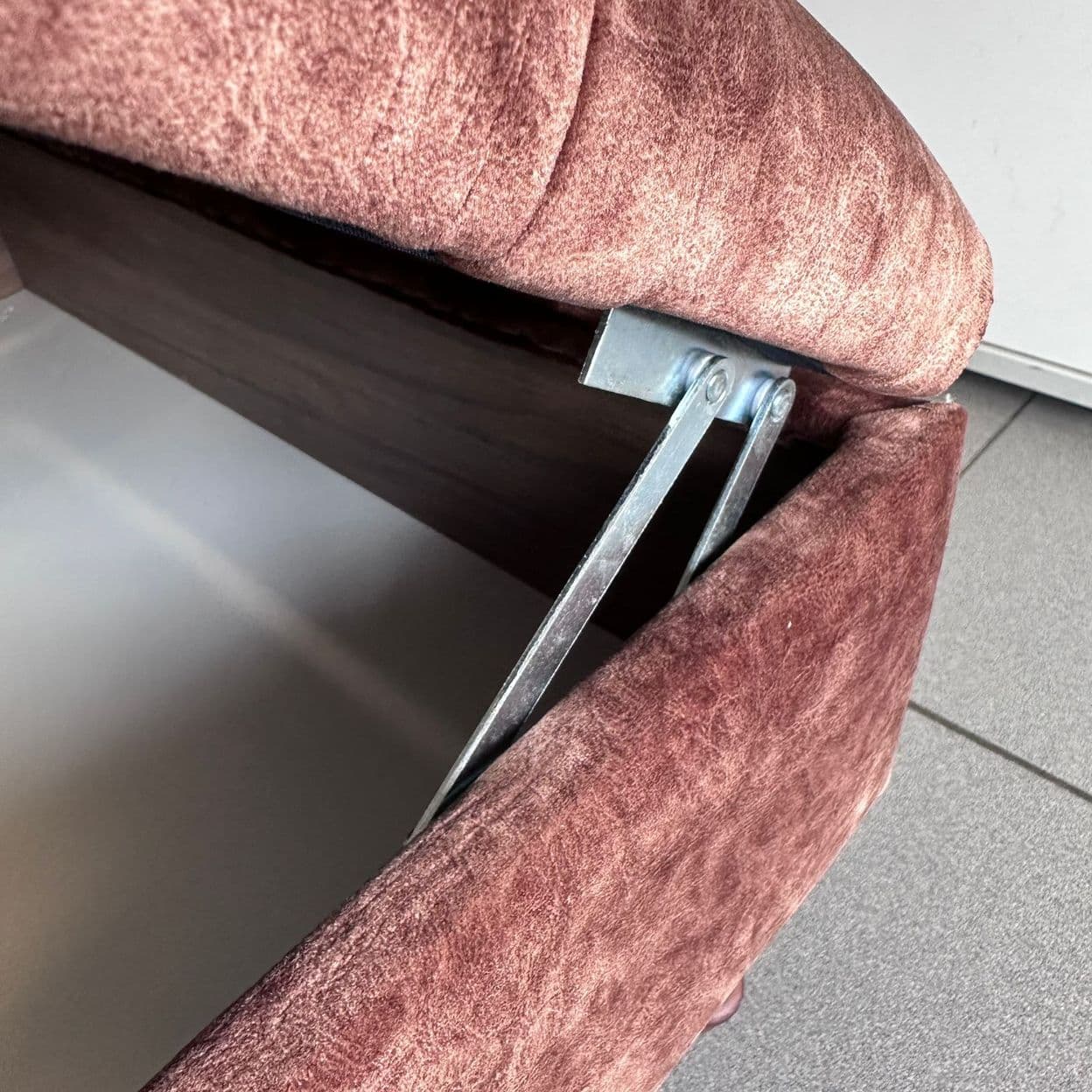 Купить Банкетка на ножках