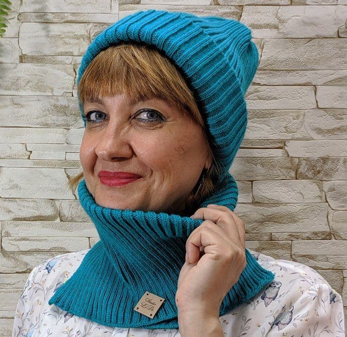 Купить Шапка с отворотом женская