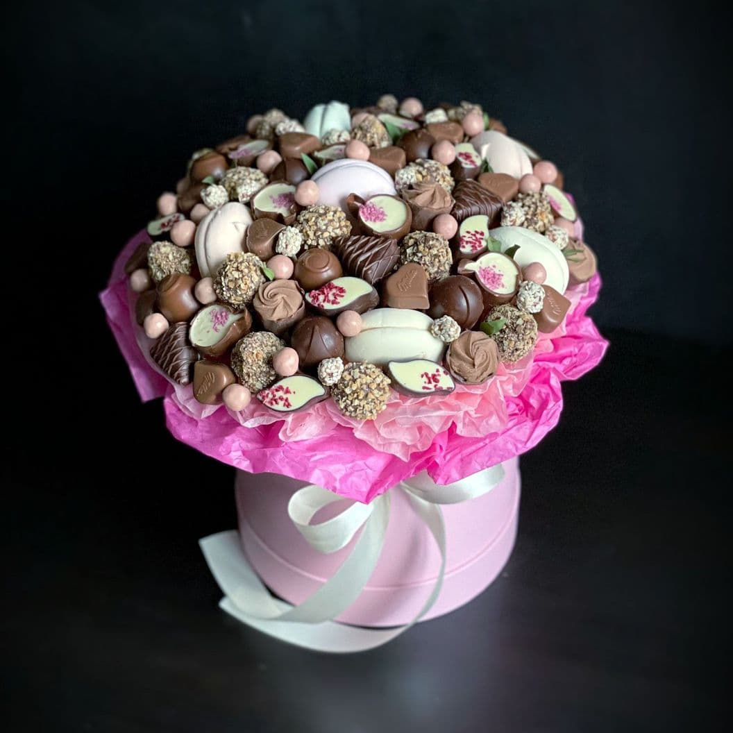 Купить Букет в коробке из конфет арт. 353