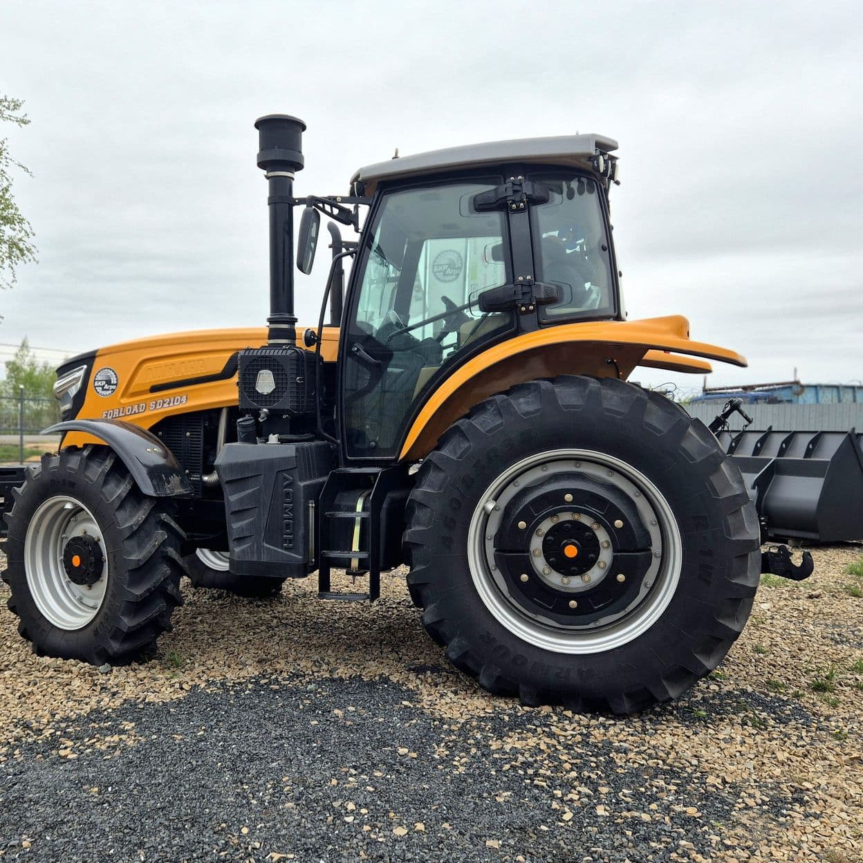 Купить Трактор FORLOAD SD2104 Y
